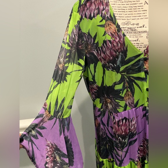 Women dress - - Picture 5 of 6